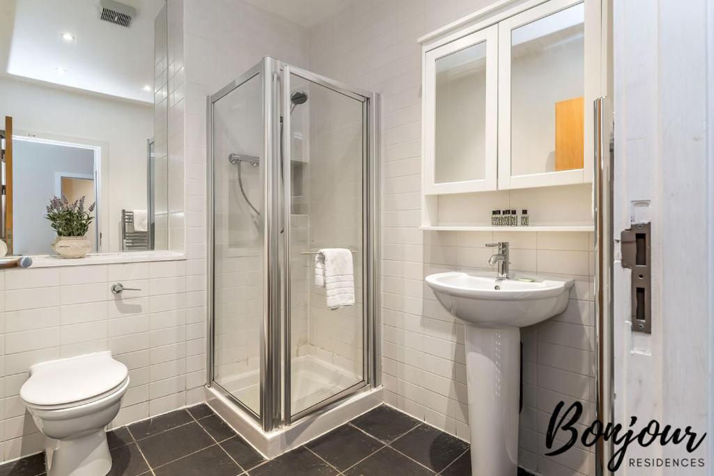 Spacious 2Br-1Ba - Grassmarket - Free Parking By Bonjour Residences Edinburgh Edimburgo Exterior foto