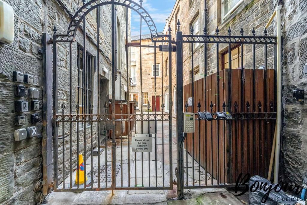 Spacious 2Br-1Ba - Grassmarket - Free Parking By Bonjour Residences Edinburgh Edimburgo Exterior foto