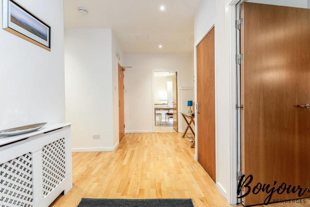 Spacious 2Br-1Ba - Grassmarket - Free Parking By Bonjour Residences Edinburgh Edimburgo Exterior foto